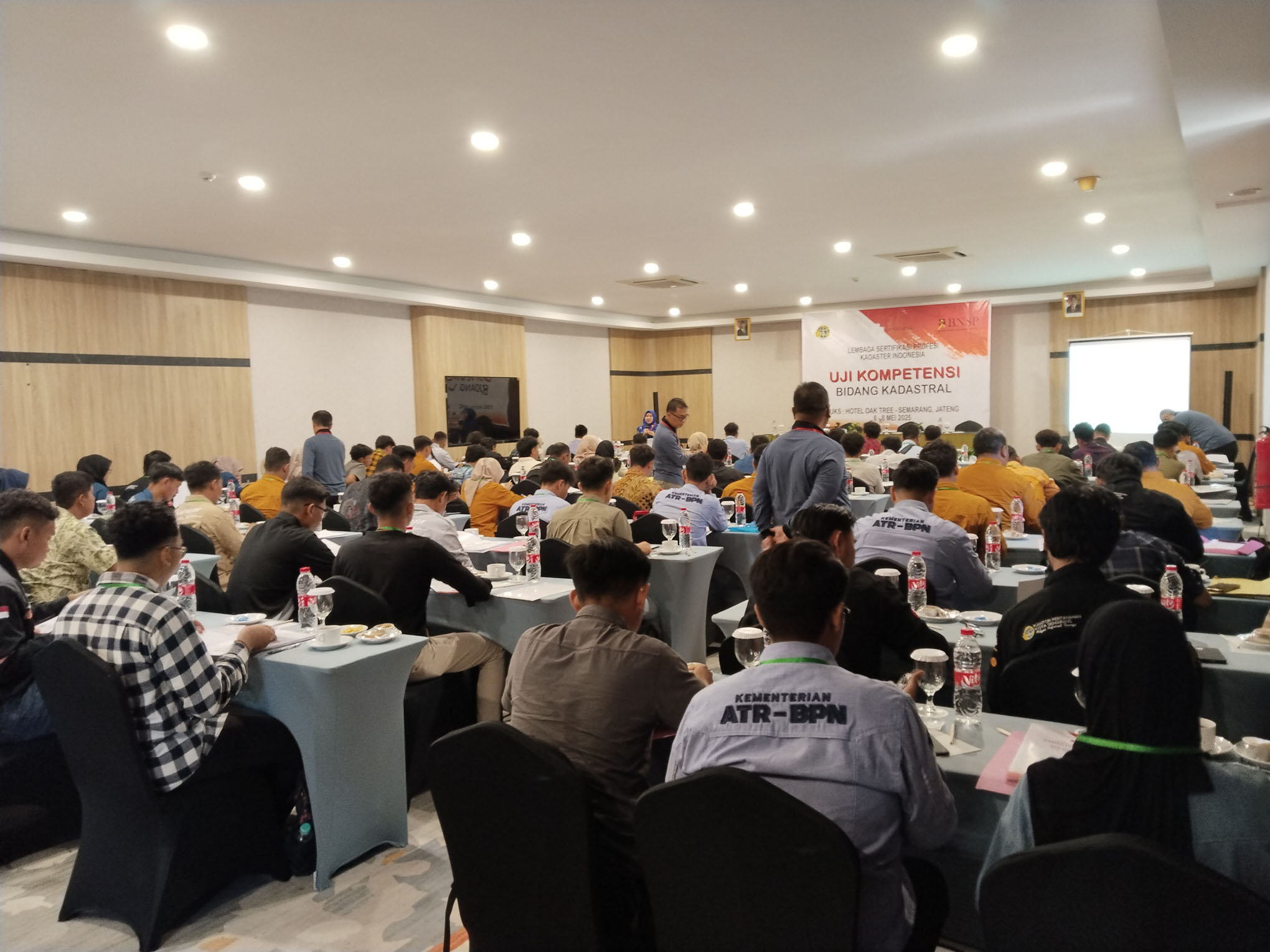 Uji Kompetensi Jawa Tengah 2025 - HOTEL OAK TREE SEMARANG