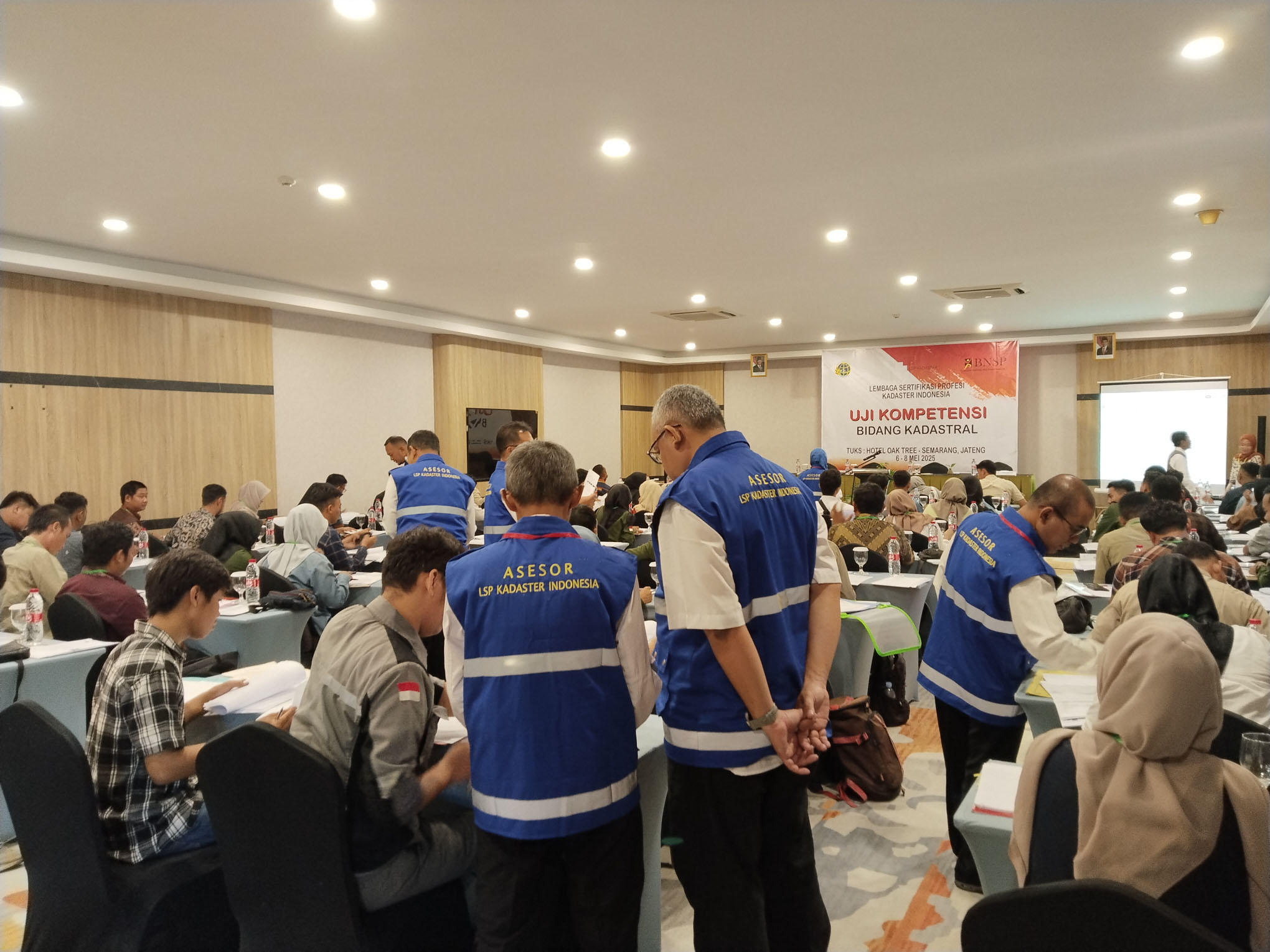 Uji Kompetensi Jawa Tengah 2025 - HOTEL OAK TREE SEMARANG